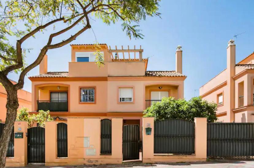 2 La Casa De Marilo Appartement Tomares Buitenkant foto